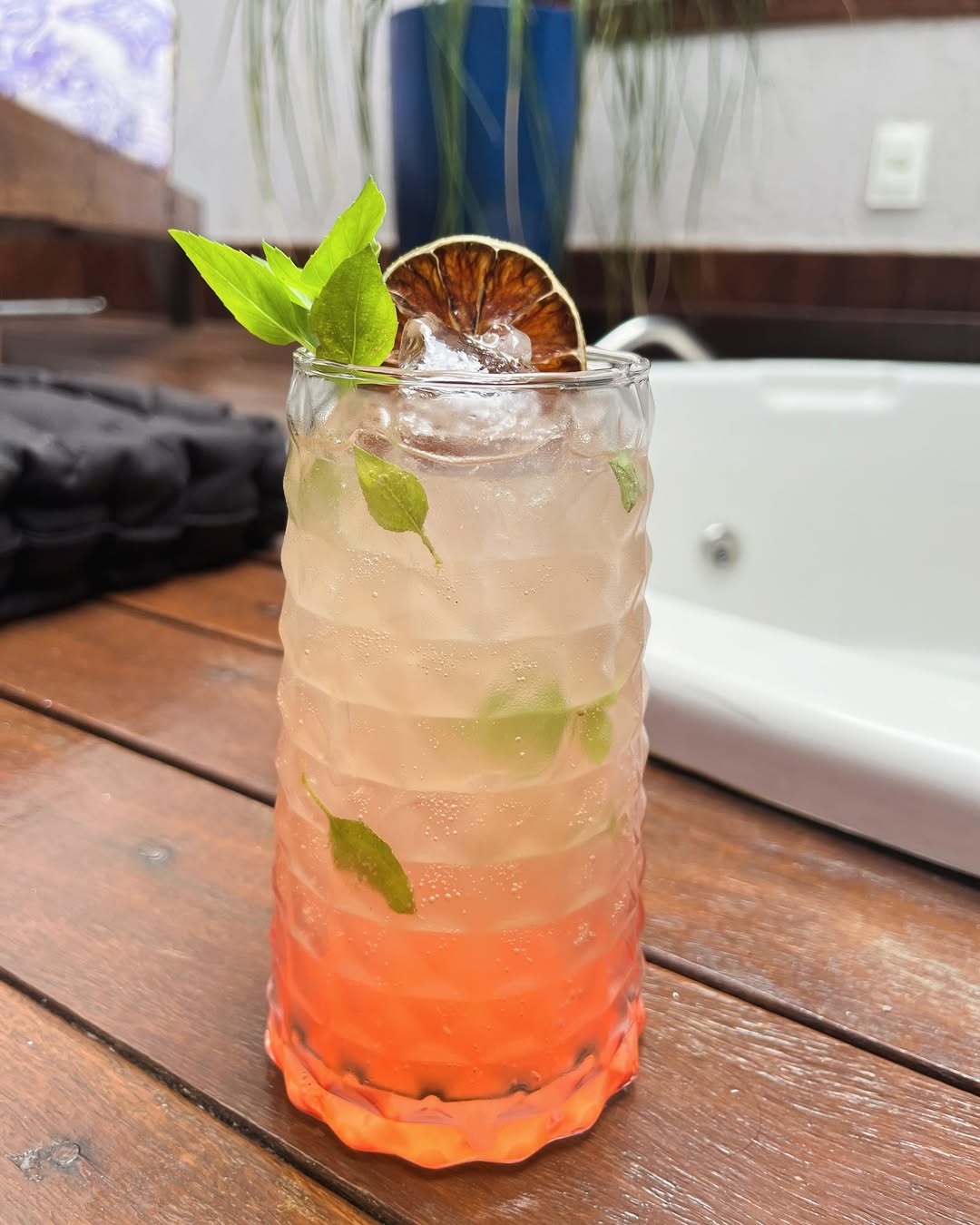 Novos drinks da carta de celebrações da Old Bones. Sofisticação e delicadeza.Drink- Soul B.Gin,