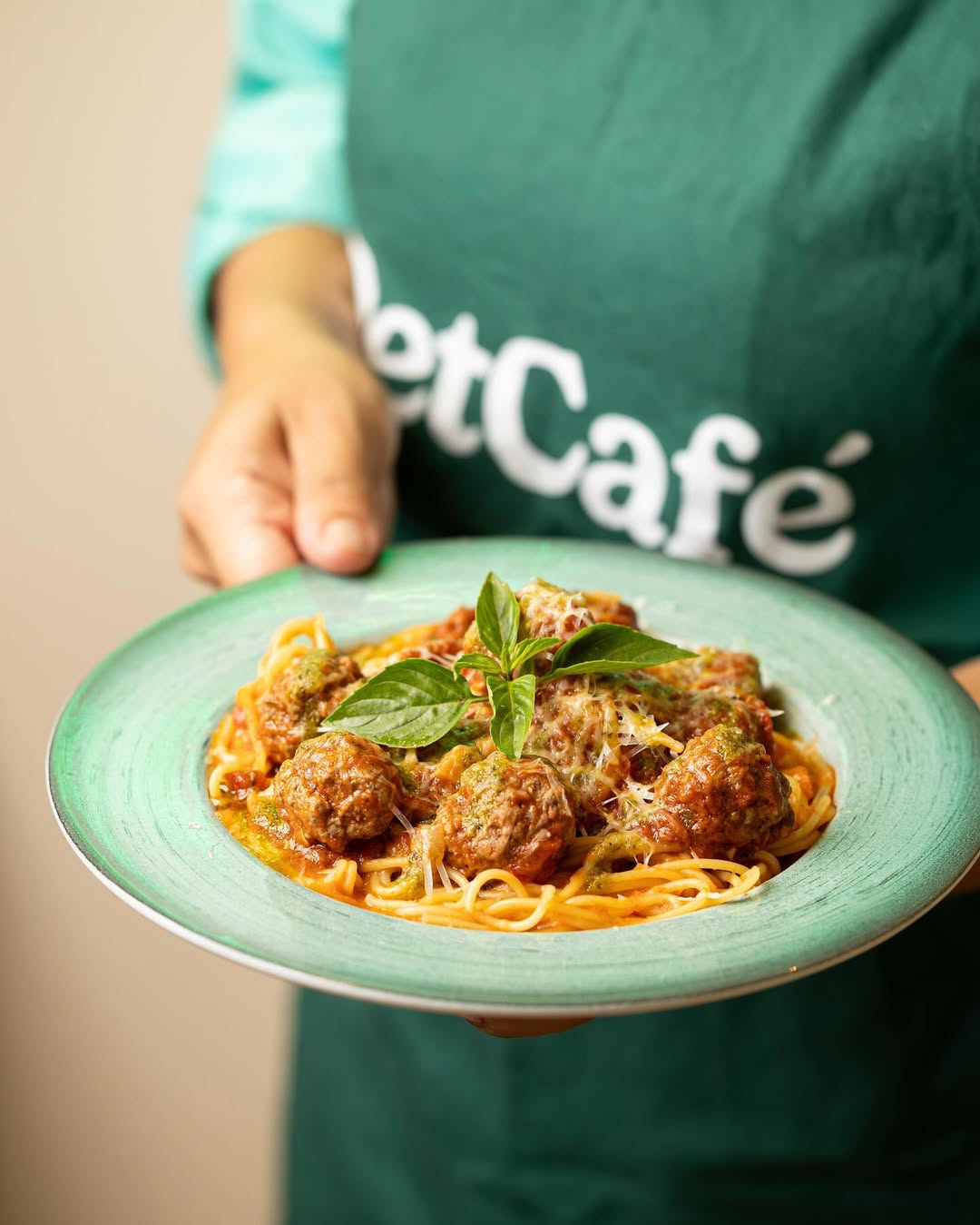 Diferente e Delicioso. Esse é o nosso executivo.Do linguini Alfredo com suculentos medalhões de