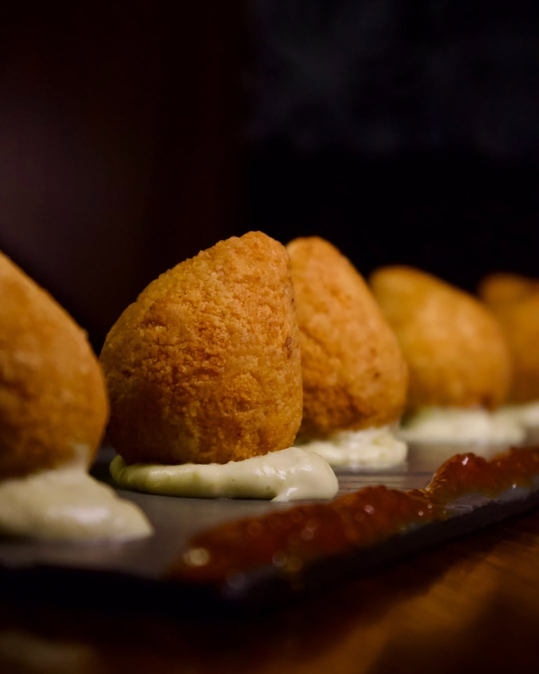 🍖 Essa coxinha aqui é diferente de tudo que você já provouA gente recheia com rabada desfiada,