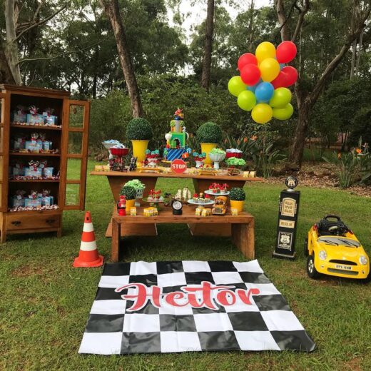 Bom dia!!! Agora mesa completa do final de semana!! #carolcancadodecor #festaspersonalizadas