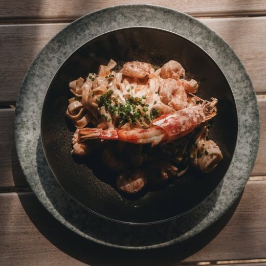 Entre as brisas das montanhas de Minas e os sabores do Mediterrâneo, o Mitra abre suas portas para o almoço de sexta — servido com alma e inspiração.Esperamos você!