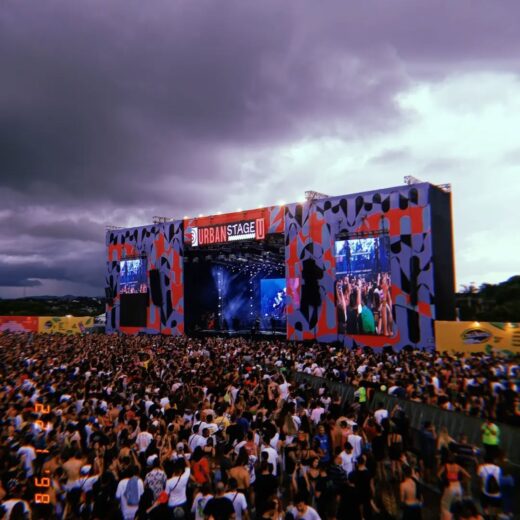 Mais um sonho de 23' check ️Curtindo nostalgicamente minha adolescência com o show do @jackjohnson no @summertimesfestival + @thelandspirit ️ (1)