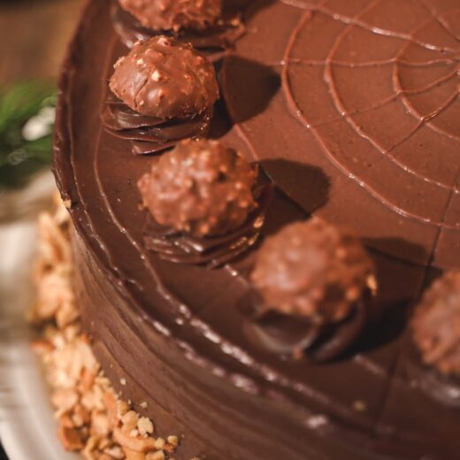 Nem Papai Noel resistiria! 😮_💨Torta Fererro Rocher- crocante, cremosa e chocolatuda!🎁 Surpree