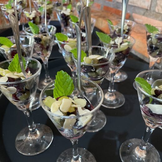 O amor está nos detalhes ❤️No casamento da Tamires e Gabriela, tivemos a honra de criar um menu (1)